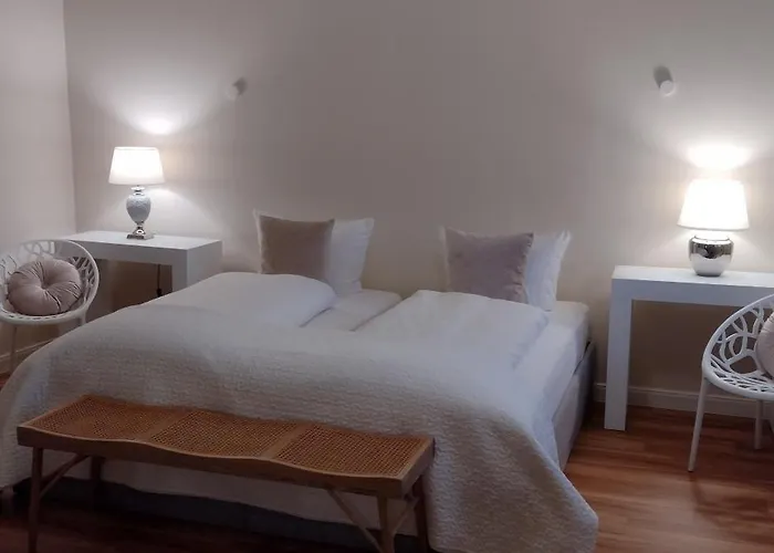 Das Kleine Hotel Iphofen, Klimatisierte Zimmer- 55" Tv, Tv Mirroring, Kleines Secret Mit Garten & Terrassen, Nahe Aller Vdp Weingueter, Hunde Willkommen, Fine Dining, Nahe Knauf Gips Kg Und Knauf It Connekt
