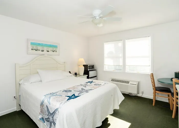 The Ocracoke Harbor Inn