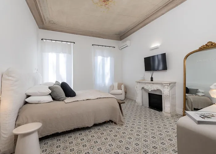 La Batisse En Blanc