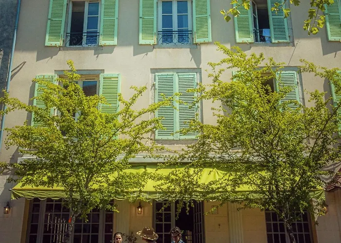 Santat Central Hotel