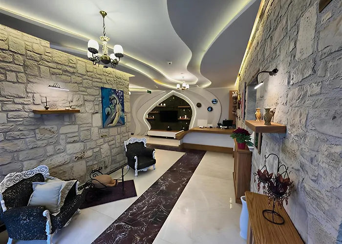 Atrium Suites