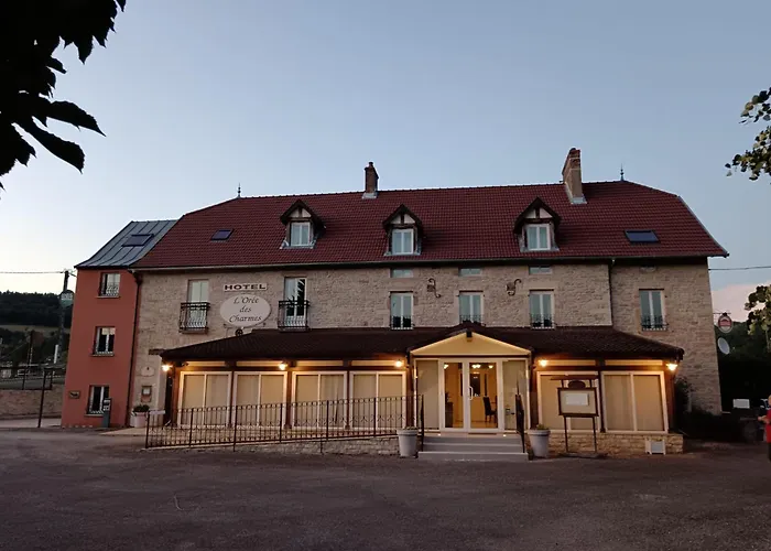 Logis Hôtel L'Orée des Charmes et son restaurant L'évYdenCe