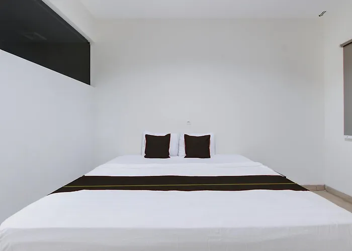 Townhouse Oak Near The Park Mall Solo Formerly D'Nawasena Guest House