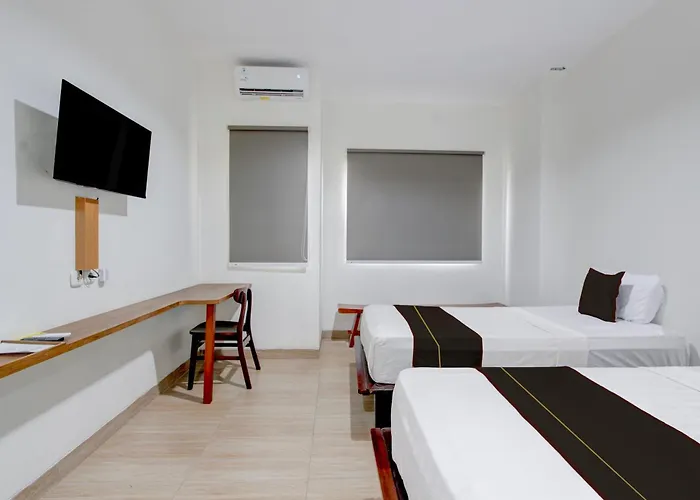 Townhouse Oak Near The Park Mall Solo Formerly D'Nawasena Guest House