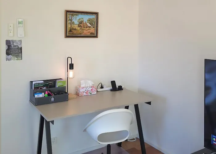 2-Bedroom Townhouse Next To The Hospital