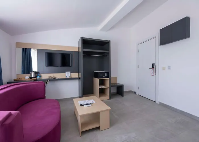 Palmora Lara Hotel