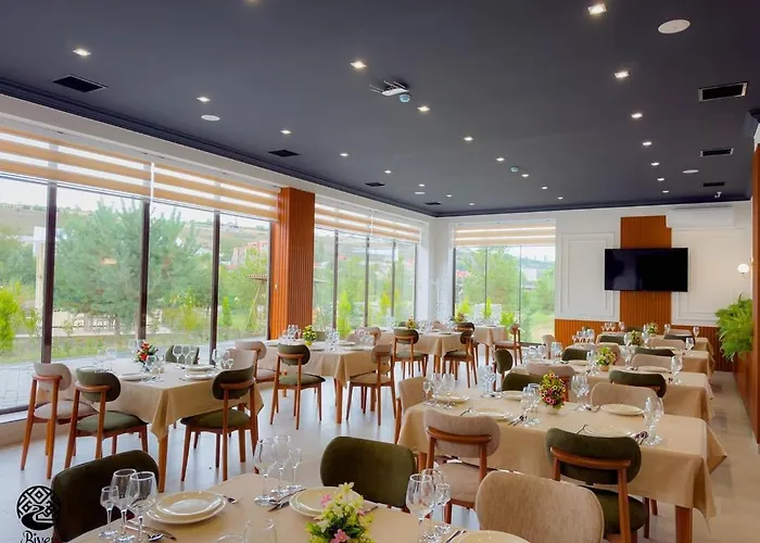 River Hotel Restaurant