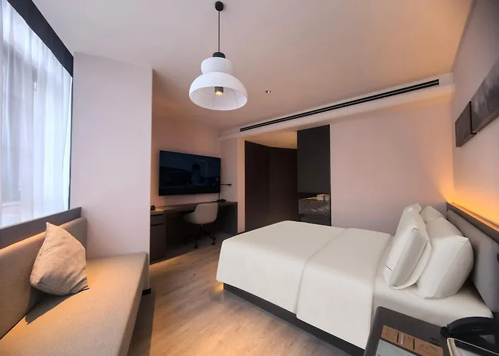 Atour Hotel Hongqiao Fenghuang Ancient City