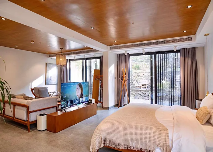 Sanfuyizhai Homestay