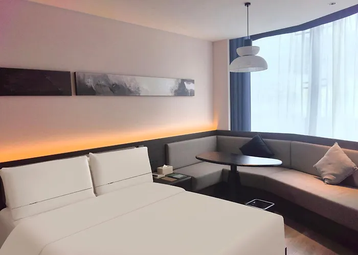 Atour Hotel Hongqiao Fenghuang Ancient City