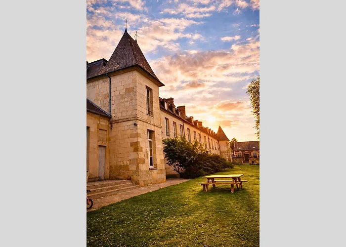 Chateau De Ravenel