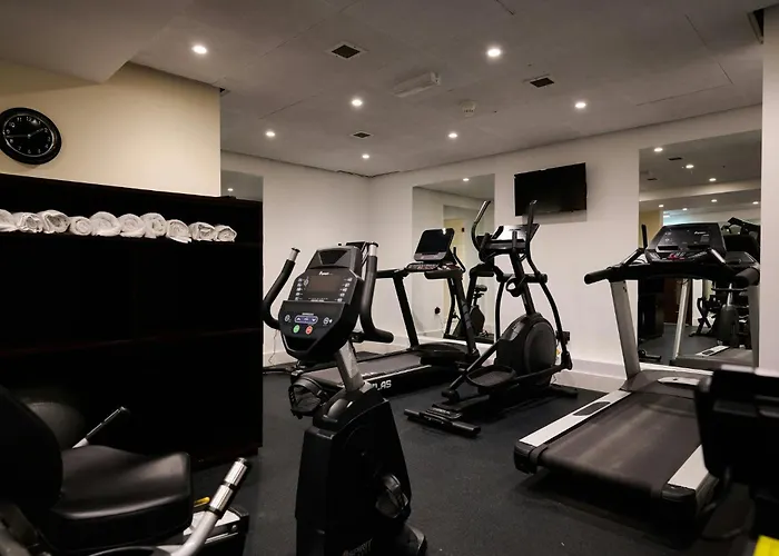 Sandman Signature London Gatwick Hotel