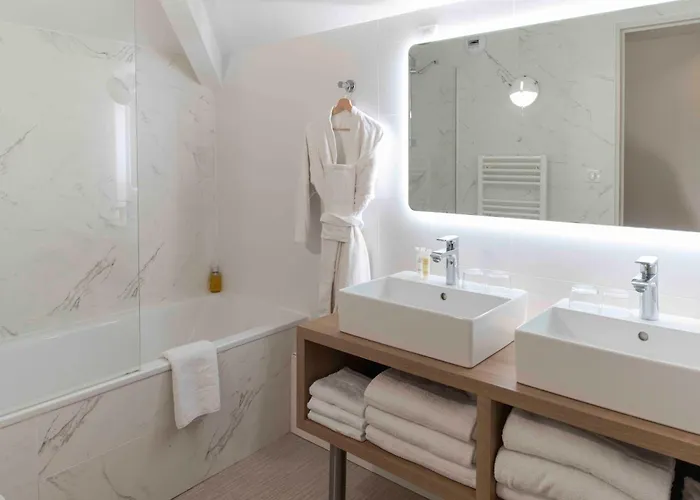 Hotel Jules Verne