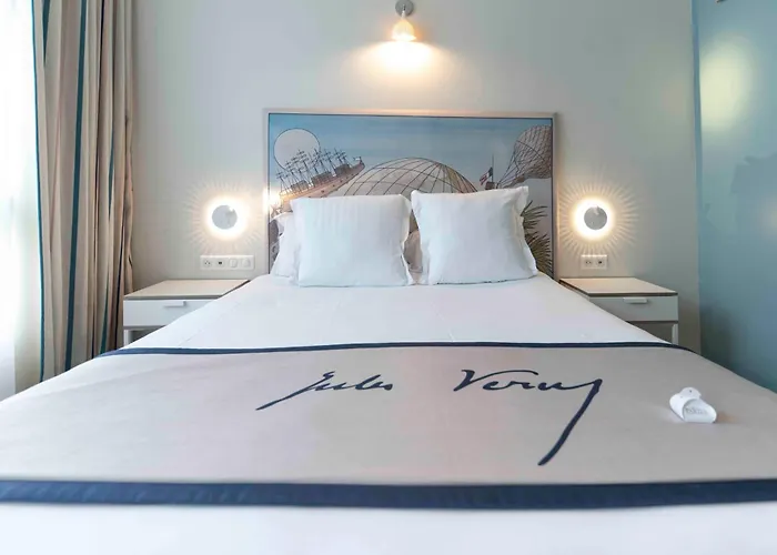 Hotel Jules Verne