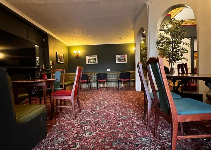 Pinegrove Hotel