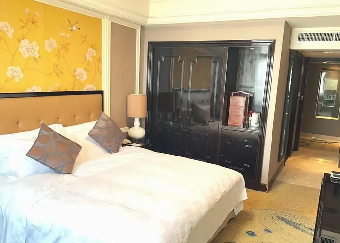 Ramada Plaza Tianlu Hotel