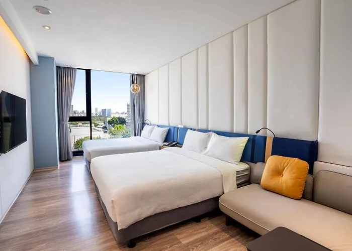 Explore Hotel