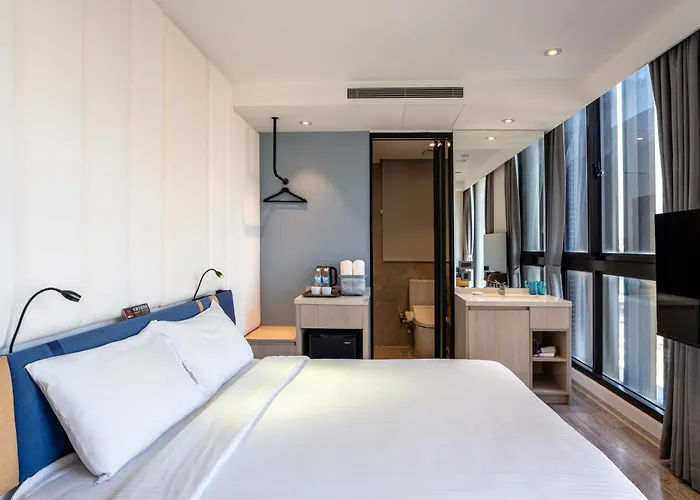 Explore Hotel