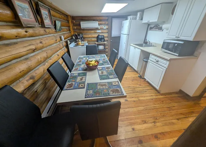 Yellowstone Motel - Adults Only - All Rooms Have Kitchens