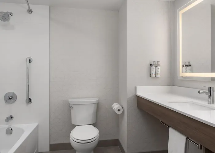 Holiday Inn Express & Suites Huntsville By Ihg