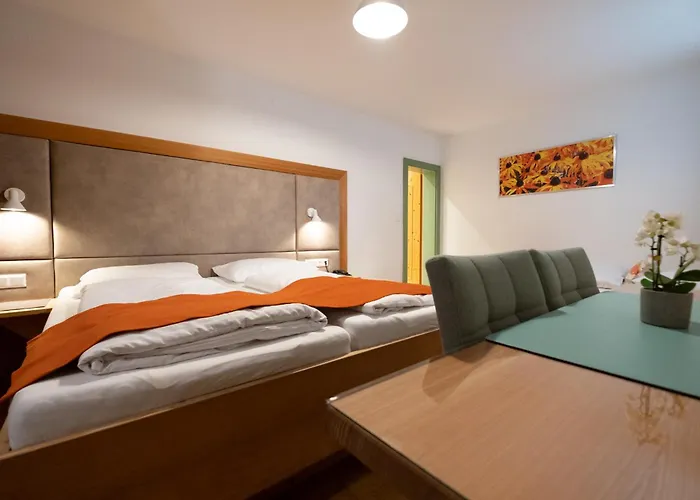 Santner, Hotel