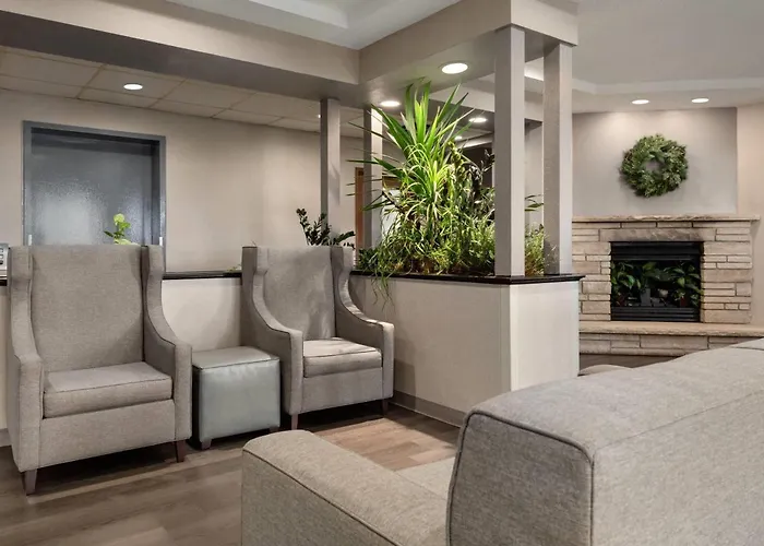 Baymont By Wyndham Rockford