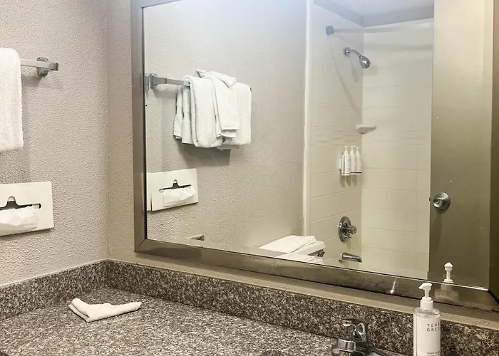 Studio 6 Suites Fremont, Oh