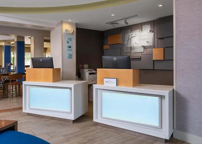 Holiday Inn Express & Suites Lakeland South By Ihg