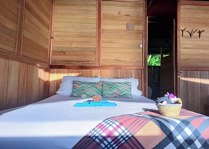 Lodge El Amargal - Reserva Natural, Ecoturismo & Surf