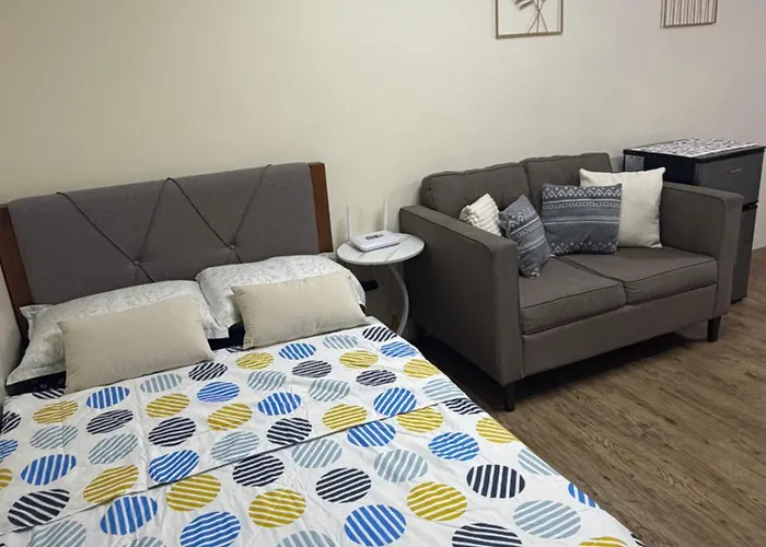 Fullerton Suites C Homestay
