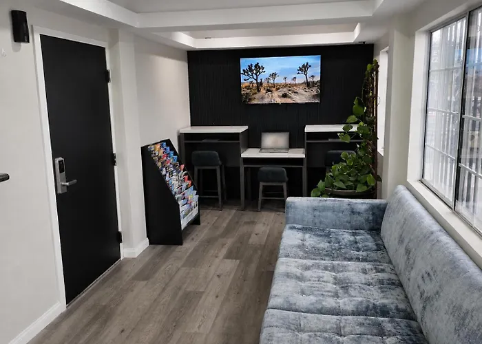 The Atlas Inn & Suites Lax