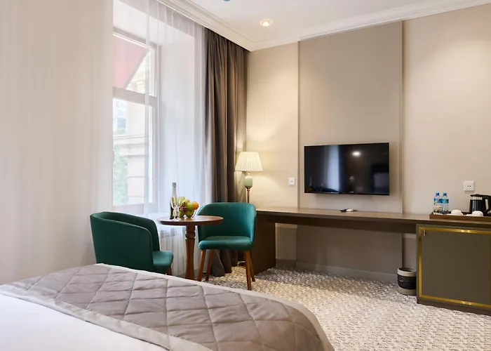 Maestro Address Hotel