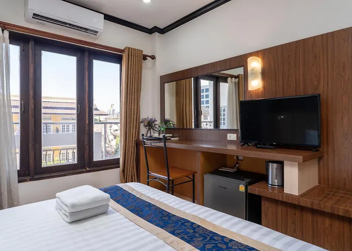Lucky City Hotel