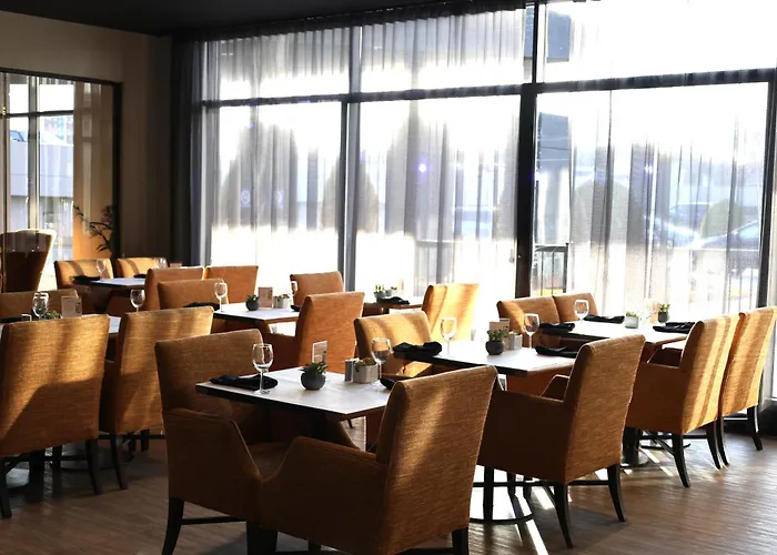 Travelodge By Wyndham Quebec City Hotel & Convention Centre