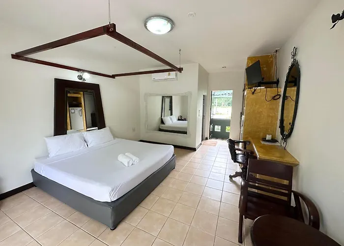 โรงแรมนาขา ชาเลท์ รีสอร์ท จังหวัดตรัง Naka Chalet Resort Trang