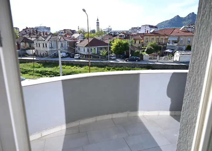 Dionis Rooms & Apartments