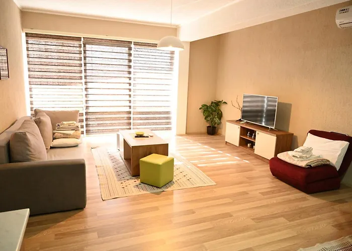 Dionis Rooms & Apartments