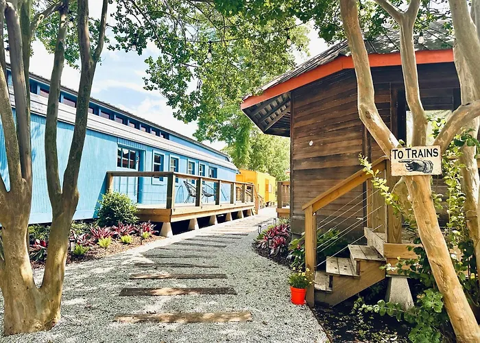 Train Wreck Inn - Boutique Train Car Stays - Self Check In