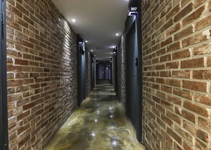 Hotel H2