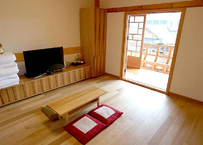 Hwangnamguan Hanok Village