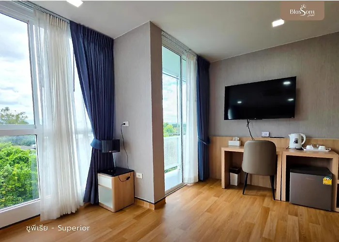 โรงแรมบลอสซั่ม เพชรบูรณ์ Blossom Hotel