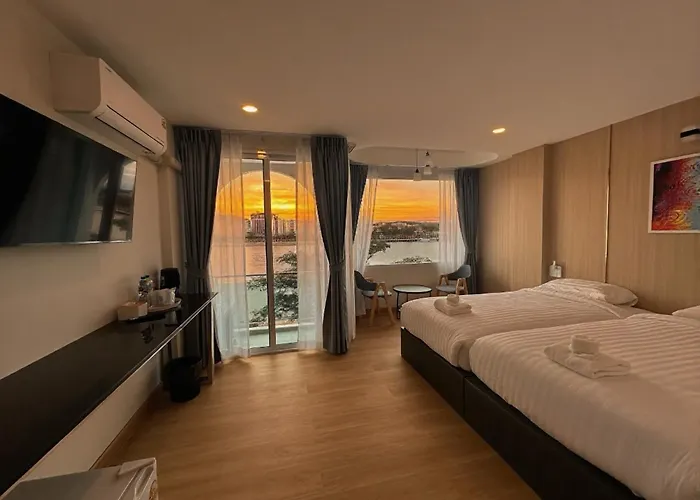 โรงแรมดีวิว โกลเด้นไทรแองเกิ้ล เชียงแสน - Dview Golden Triangle Hotel Chiangsaen