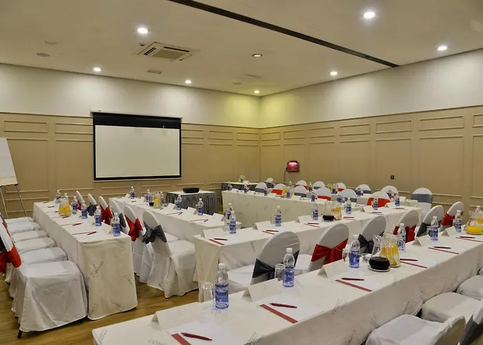 Cresta Jameson Hotel