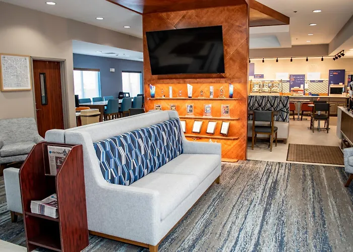 Holiday Inn Express & Suites - Mason City By Ihg