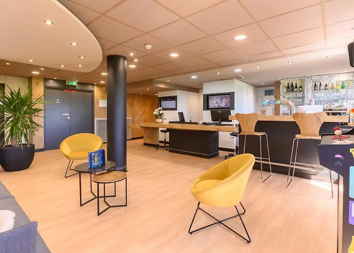 B&B HOTEL Paris Versailles