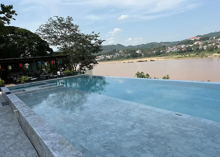 Chiangkhong Teak Garden Riverfront Hotel