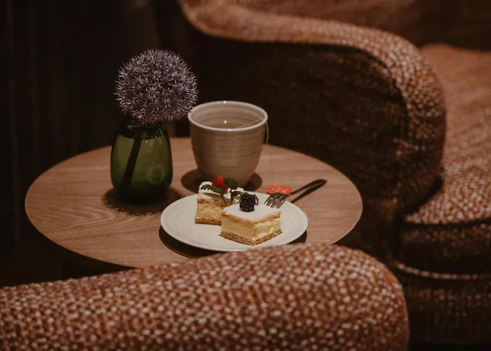 Home Hotel Folketeateret