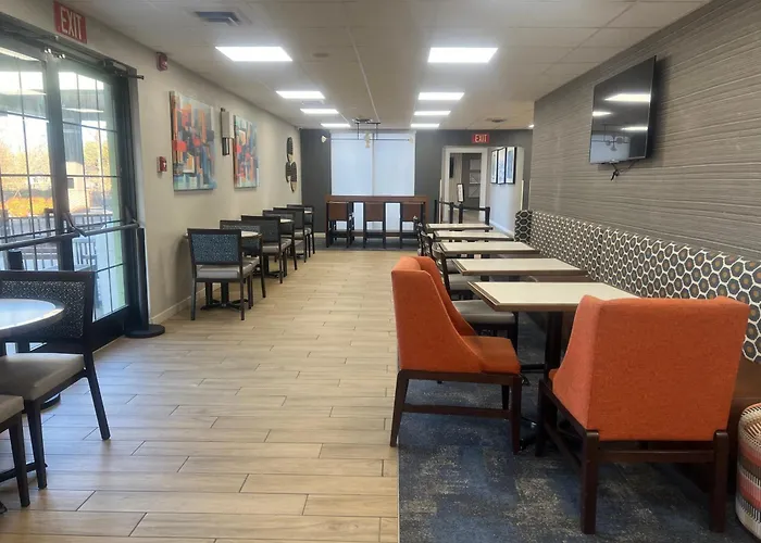 Quality Inn Richmond North Yellow Tavern