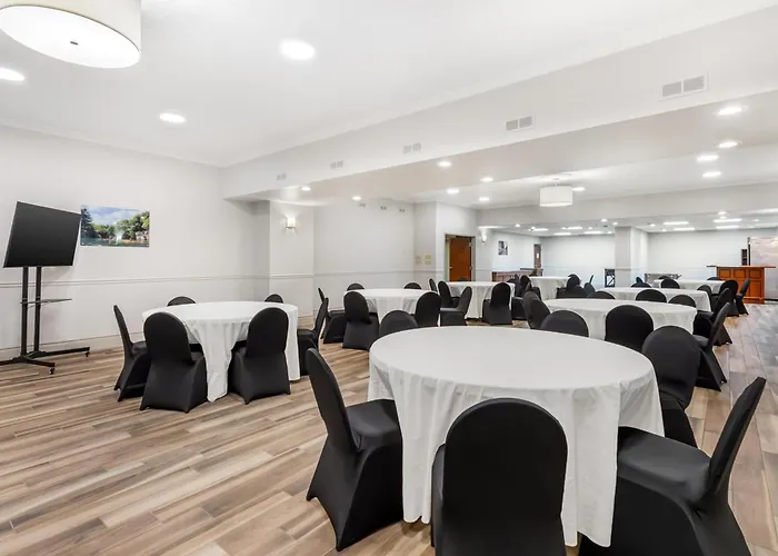 Best Western Plus 1000 Islands Hotel & Suites- Newly Renovated