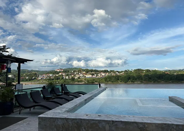Chiangkhong Teak Garden Riverfront Hotel